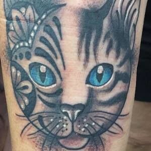 Meet your Posher, Laurie